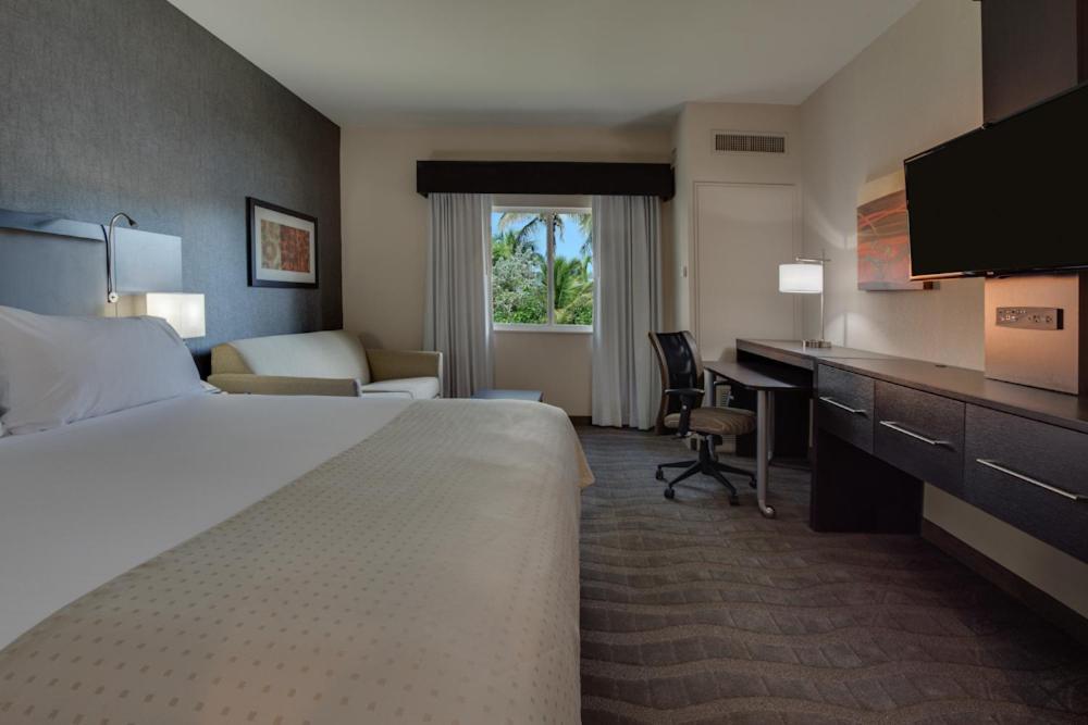 Holiday Inn Express & Suites Naples Downtown - 5Th Avenue By Ihg Kültér fotó