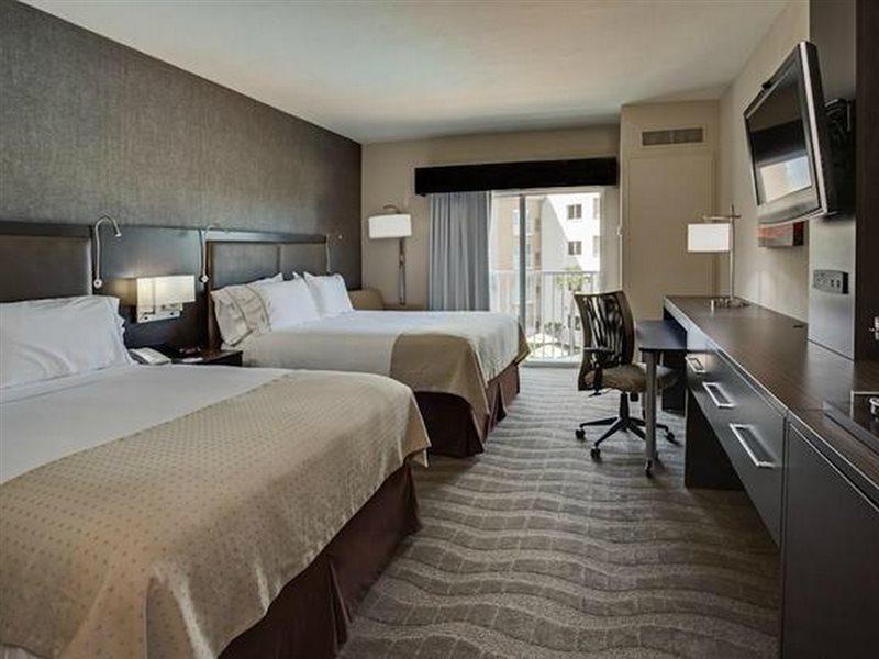 Holiday Inn Express & Suites Naples Downtown - 5Th Avenue By Ihg Kültér fotó