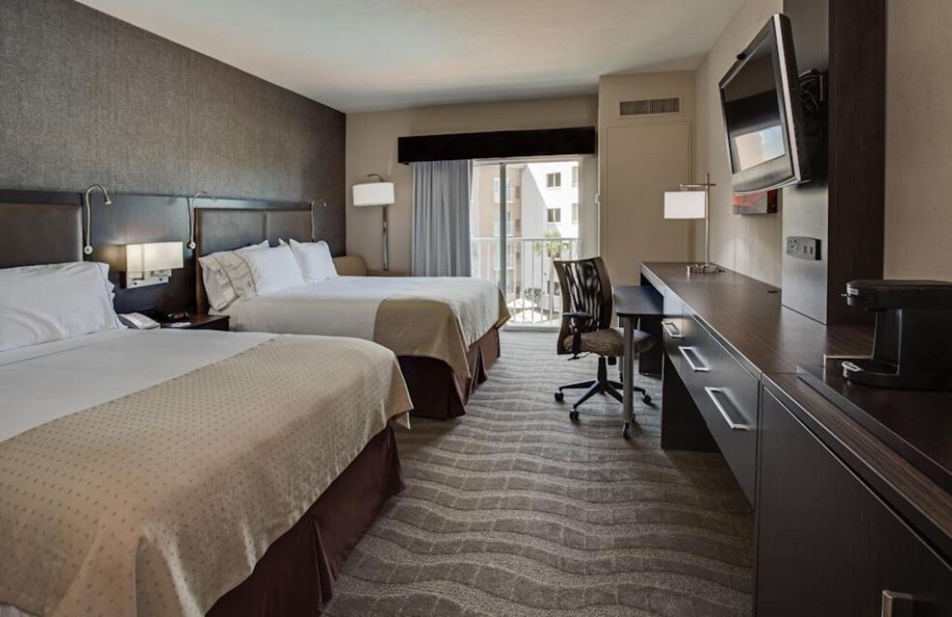 Holiday Inn Express & Suites Naples Downtown - 5Th Avenue By Ihg Kültér fotó