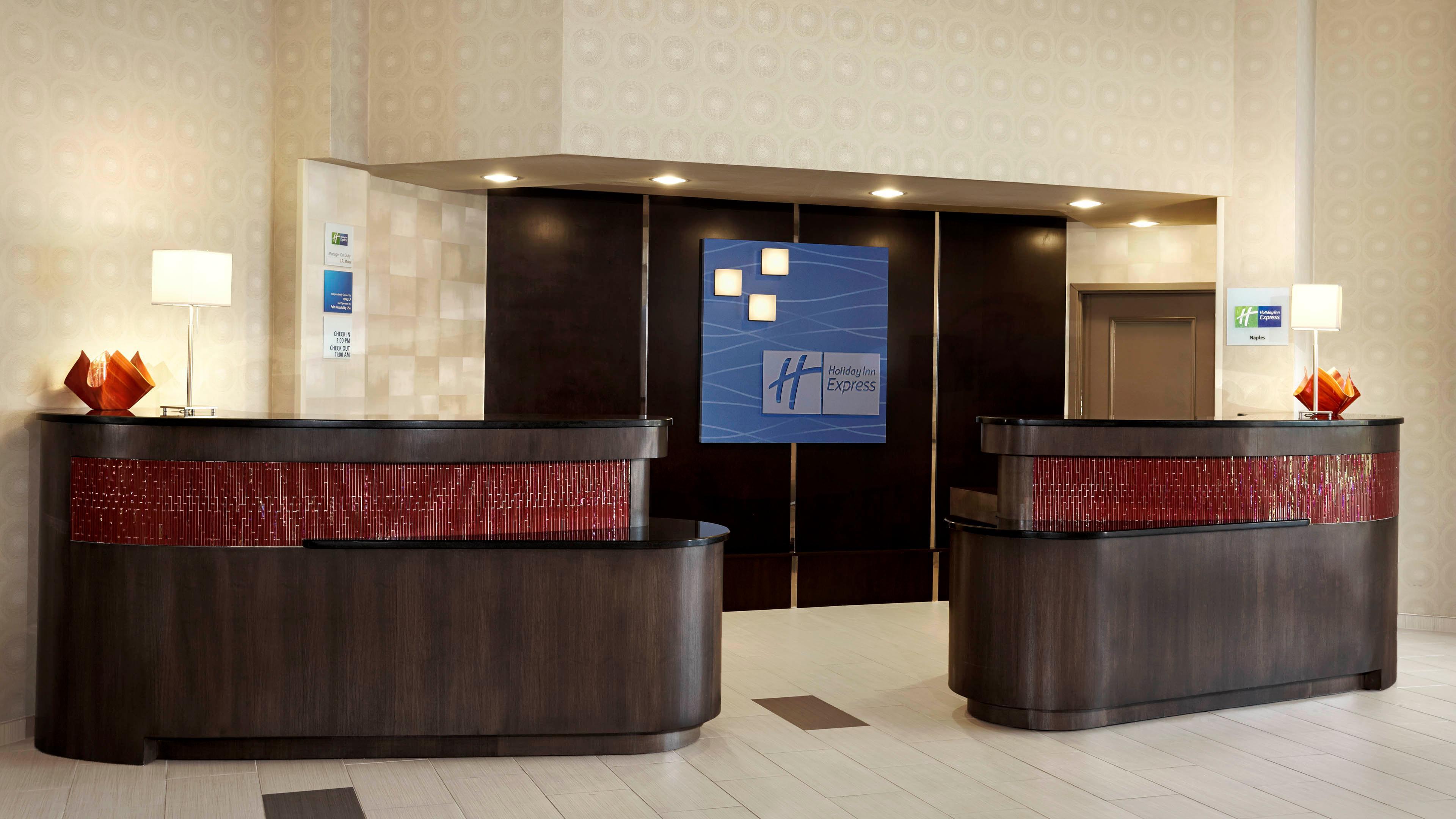Holiday Inn Express & Suites Naples Downtown - 5Th Avenue By Ihg Kültér fotó