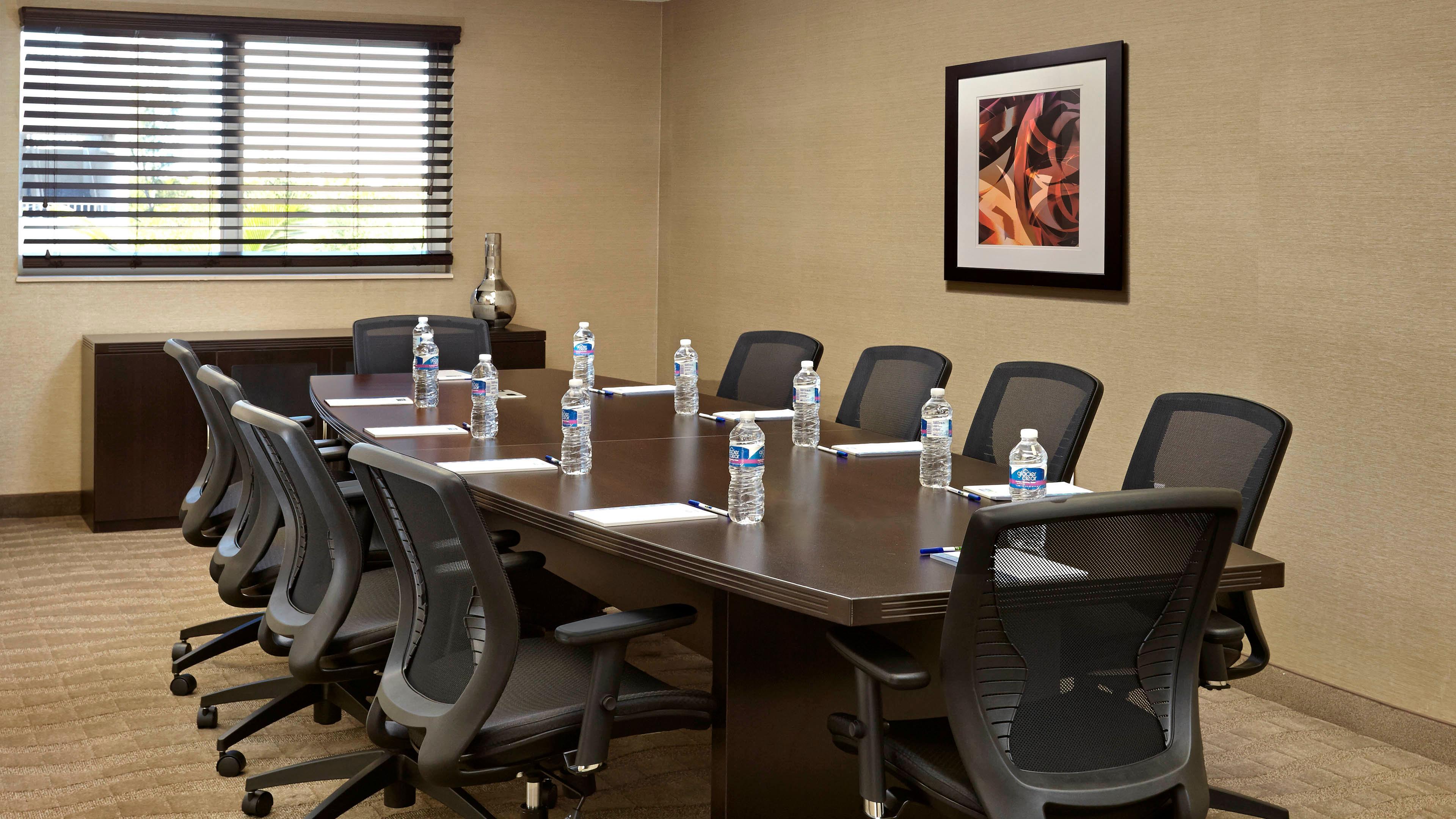 Holiday Inn Express & Suites Naples Downtown - 5Th Avenue By Ihg Kültér fotó
