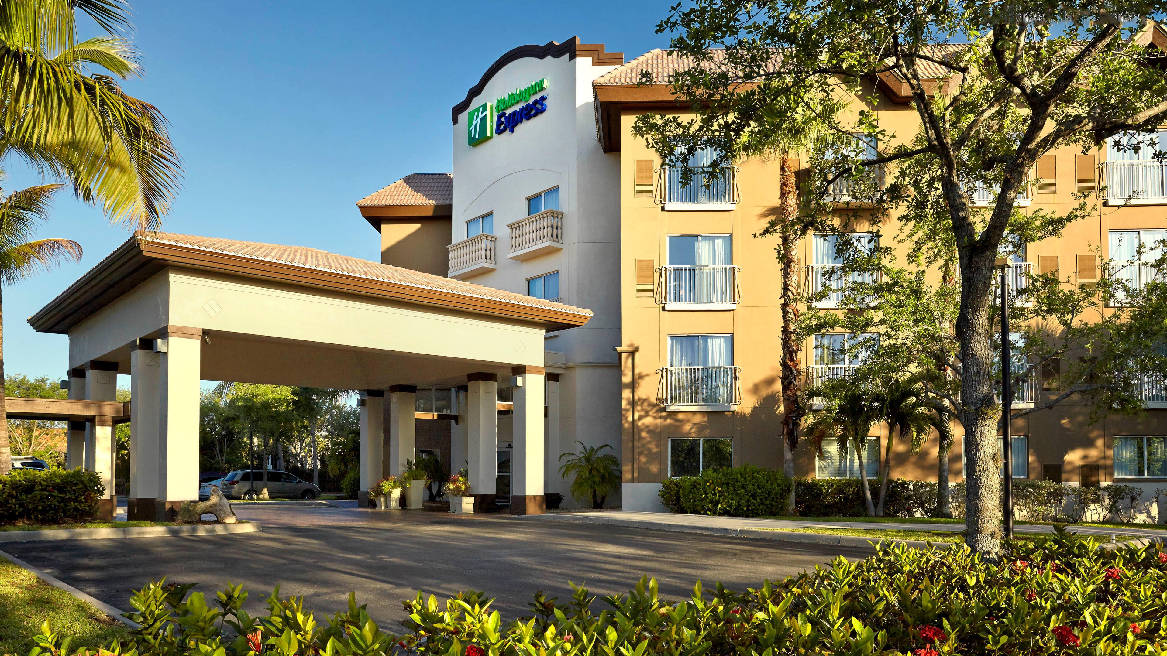 Holiday Inn Express & Suites Naples Downtown - 5Th Avenue By Ihg Kültér fotó