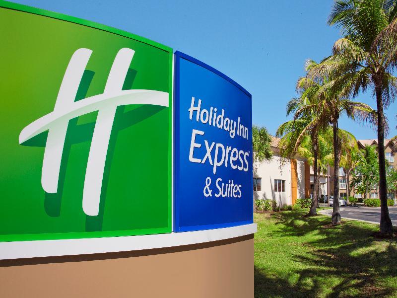 Holiday Inn Express & Suites Naples Downtown - 5Th Avenue By Ihg Kültér fotó