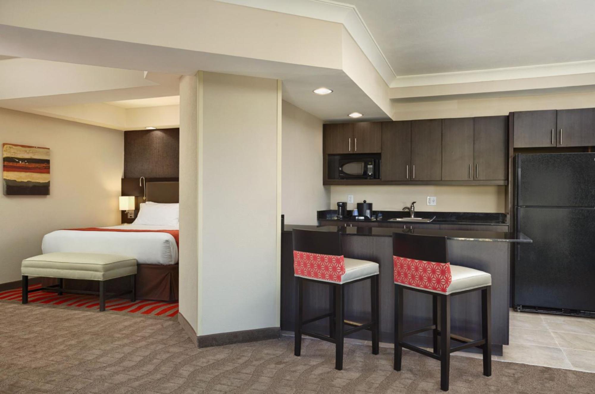 Holiday Inn Express & Suites Naples Downtown - 5Th Avenue By Ihg Kültér fotó